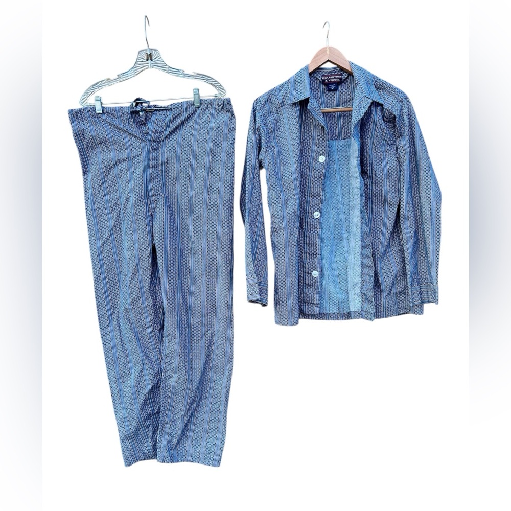 Roundtree & Yorke 2-Piece Pajama Set Long Pants Lightweight Blue Sz. Medium